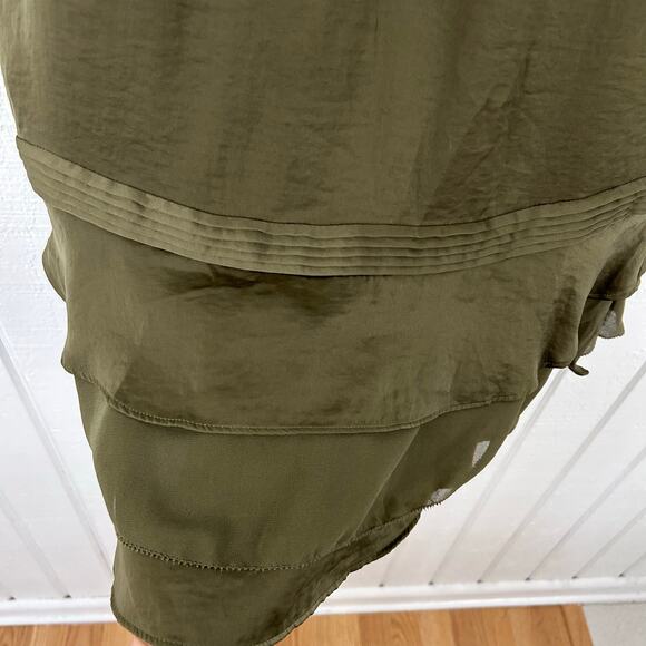 Banana Republic Women Sleeveless Blouse Top Olive Green Witchy Fall Size Small - Picture 2 of 5